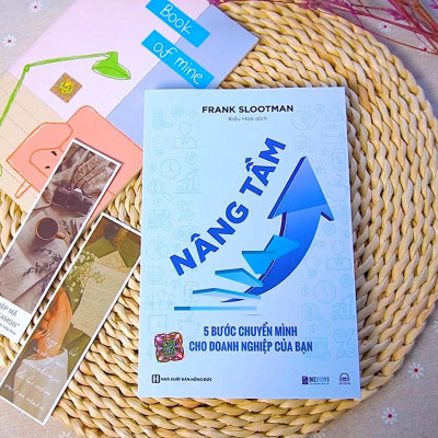 Sách - Nâng Tầm - 5 Bước Chuyển Mình Cho Doanh Nghiệp Của Bạn - MCBooks