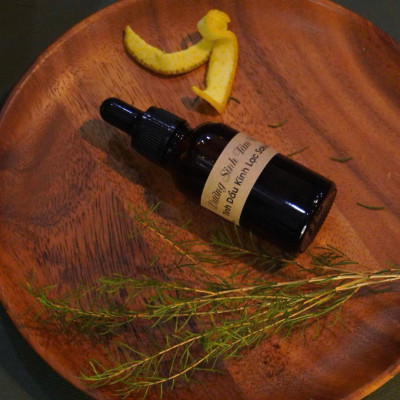 TINH DẦU KINH LẠC SAKIWAI