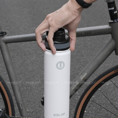 [Mẫu mới] Bình Đựng Nước Thể Thao Giữ Nhiệt Inox Không Gỉ 304 ESL-053 650ml Gắn Trên Xe Đạp/ Ô tô/ Xe Hơi Có Ống Hút - Mai Lee