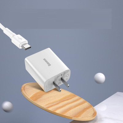 Củ sạc nhanh 3A/PD20W Baseus chân dẹt kèm 1 cổng kết nối Type-C dành cho Smartphone ( 2 màu ) - Hàng chính hãng