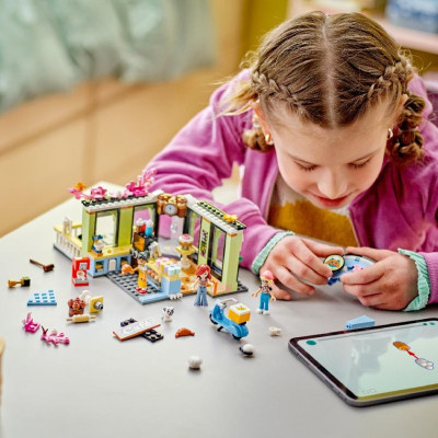 LEGO FRIENDS 42618 Đồ Chơi Lắp Ráp Tiệm Cà Phê Thành Phố Heartlake (426 chi tiết)