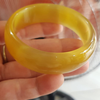 Vòng tay đá mắt mèo Vàng nhẹ Ni 56mm x  Cao 19mm x dầy 7mm Nữ 52kg - 59kg đeo màu nhẹ xinh tươi đẹp rẻ lắm chuẩn hợp nữ mệnh thổ mệnh kim mệnh thuỷ ạ