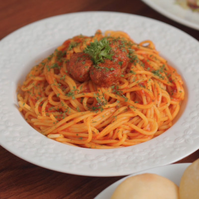 Combo 2 loại Mỳ Ý của Pulmuone (Mỳ ý sốt kem gà nấm và Mỳ Ý sốt thịt viên cà chua)