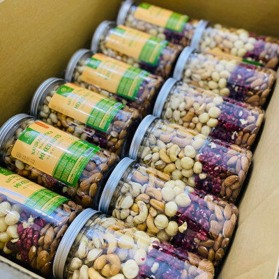 Mix nhân hạt cao cấp Thương Hiệu HOLINUT / Nhân óc chó vàng, nhân óc chó đỏ, nhân macca, hạt hạnh nhân, hạt điều - đóng gói 500gr