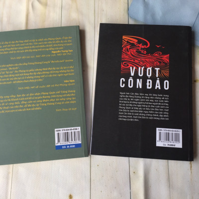 (Combo 2 cuốn) VƯỢT CÔN ĐẢO + TRĂNG HOÀNG CUNG