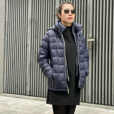 Áo khoác Michael Kors màu Navy chất liệu cao cấp, mềm mại, dáng gọn ấm áp, phù hợp công sở, đi du lịch, những khu vực lạnh sâu và cần chống gió
