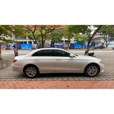 Rèm Che Nắng 2 Cánh Trước Xe Mercedes E200-250-300 Form 2016-2020 
