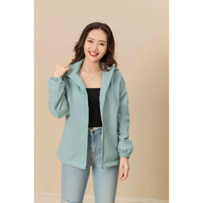 Áo khoác gió cách nhiệt phối mũ gọn gàng túi to rộng. Form unisex cho nữ nam. SIZE L MÀU XANH