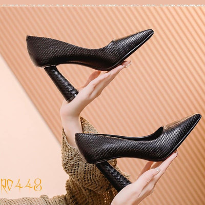Giày cao gót nữ da vân, gót cách điệu ROSATA RO448 - 8p - Đen, Đỏ, Nâu - HÀNG VIỆT NAM - BKSTORE